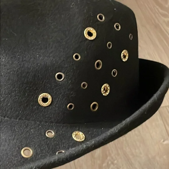 Black Felt Fedora - Picture 2 of 4
